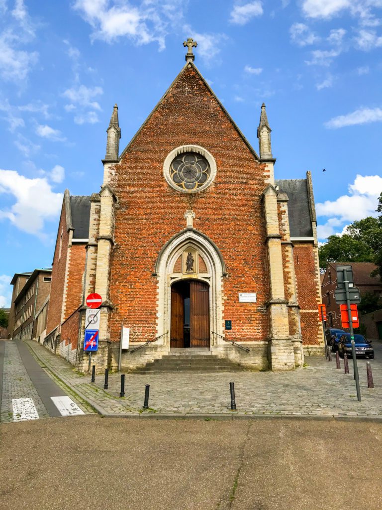 Sint-Anthoniuschurch in Leuven, the grave of Father Damien