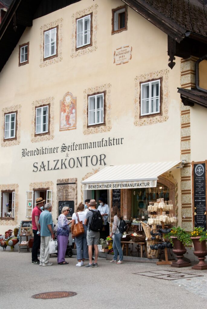 shop with local crafts in Hallstatt