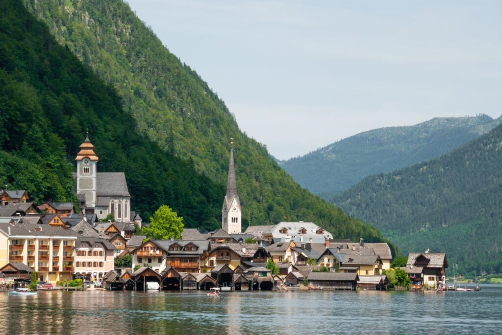 how to visit Hallstatt from Vienna